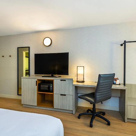Comfort Inn Гатіно Екстер'єр фото