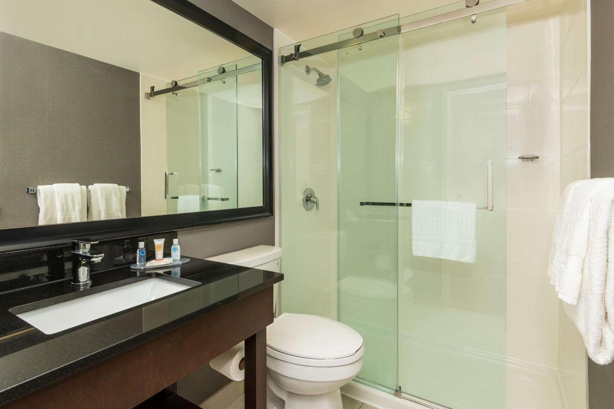 Comfort Inn Гатіно Екстер'єр фото