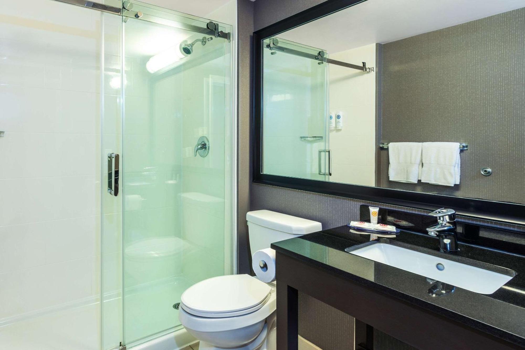 Comfort Inn Гатіно Екстер'єр фото