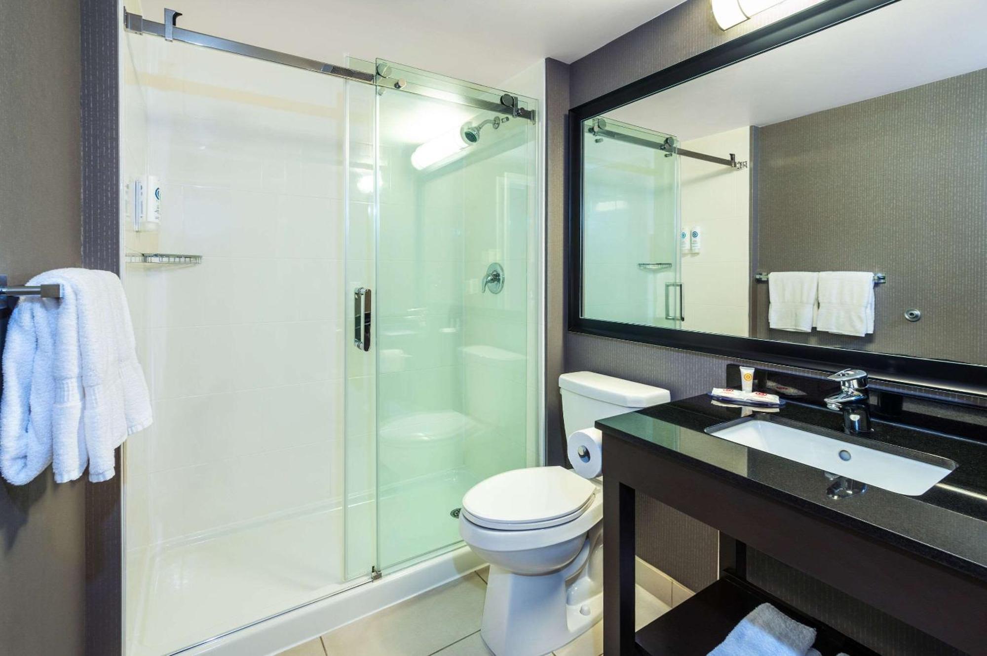 Comfort Inn Гатіно Екстер'єр фото