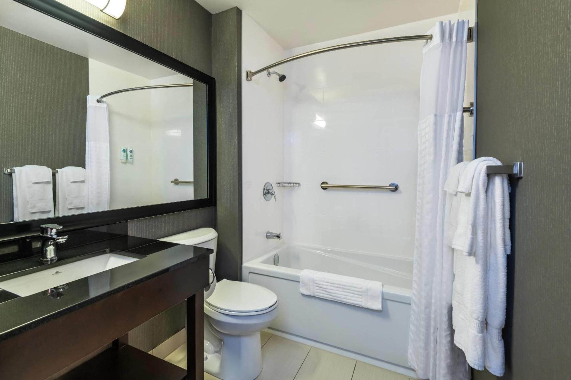 Comfort Inn Гатіно Екстер'єр фото
