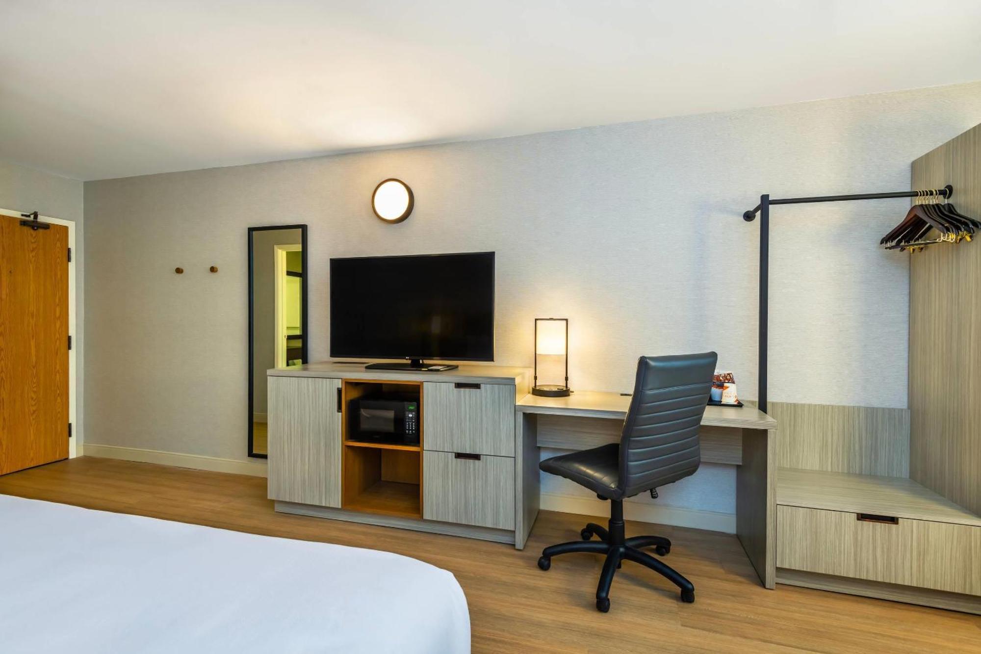 Comfort Inn Гатіно Екстер'єр фото