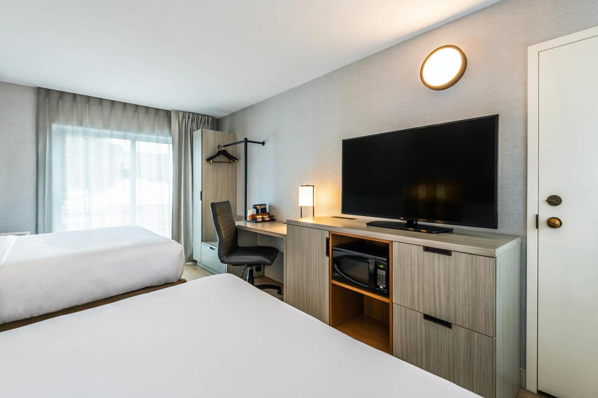 Comfort Inn Гатіно Екстер'єр фото