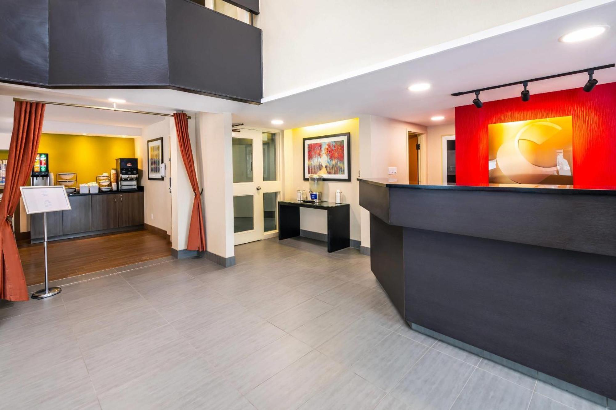 Comfort Inn Гатіно Екстер'єр фото
