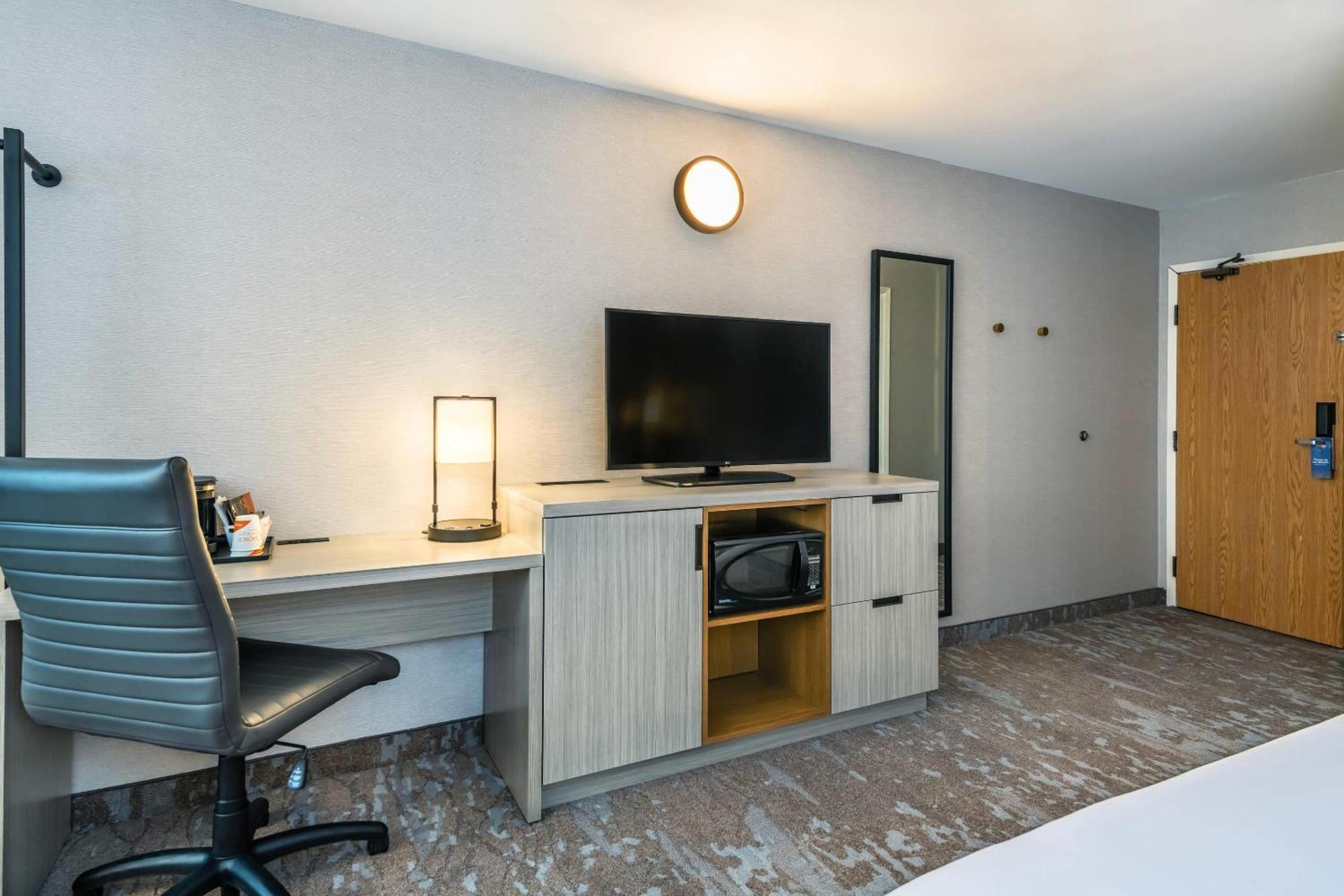 Comfort Inn Гатіно Екстер'єр фото