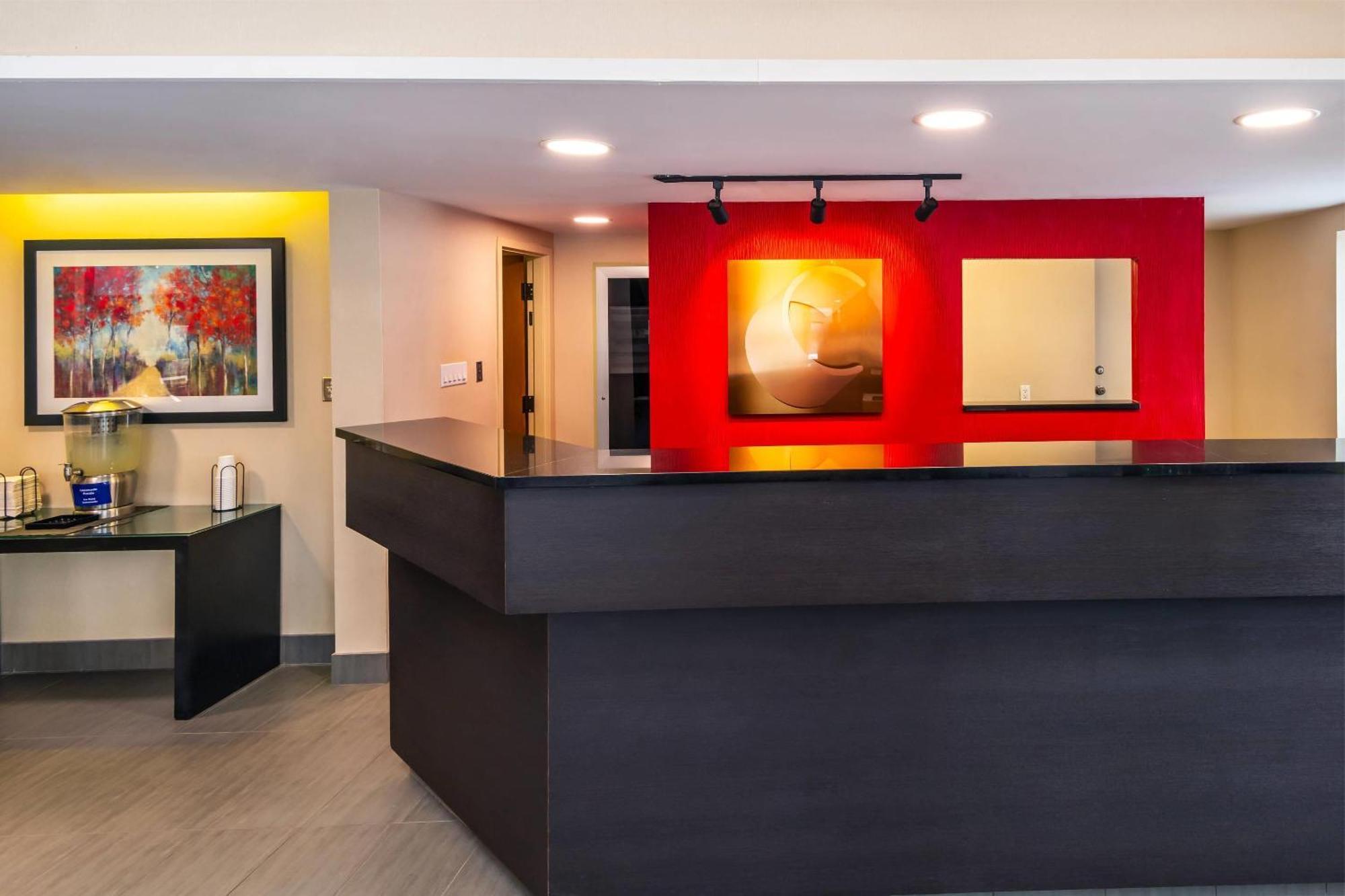 Comfort Inn Гатіно Екстер'єр фото