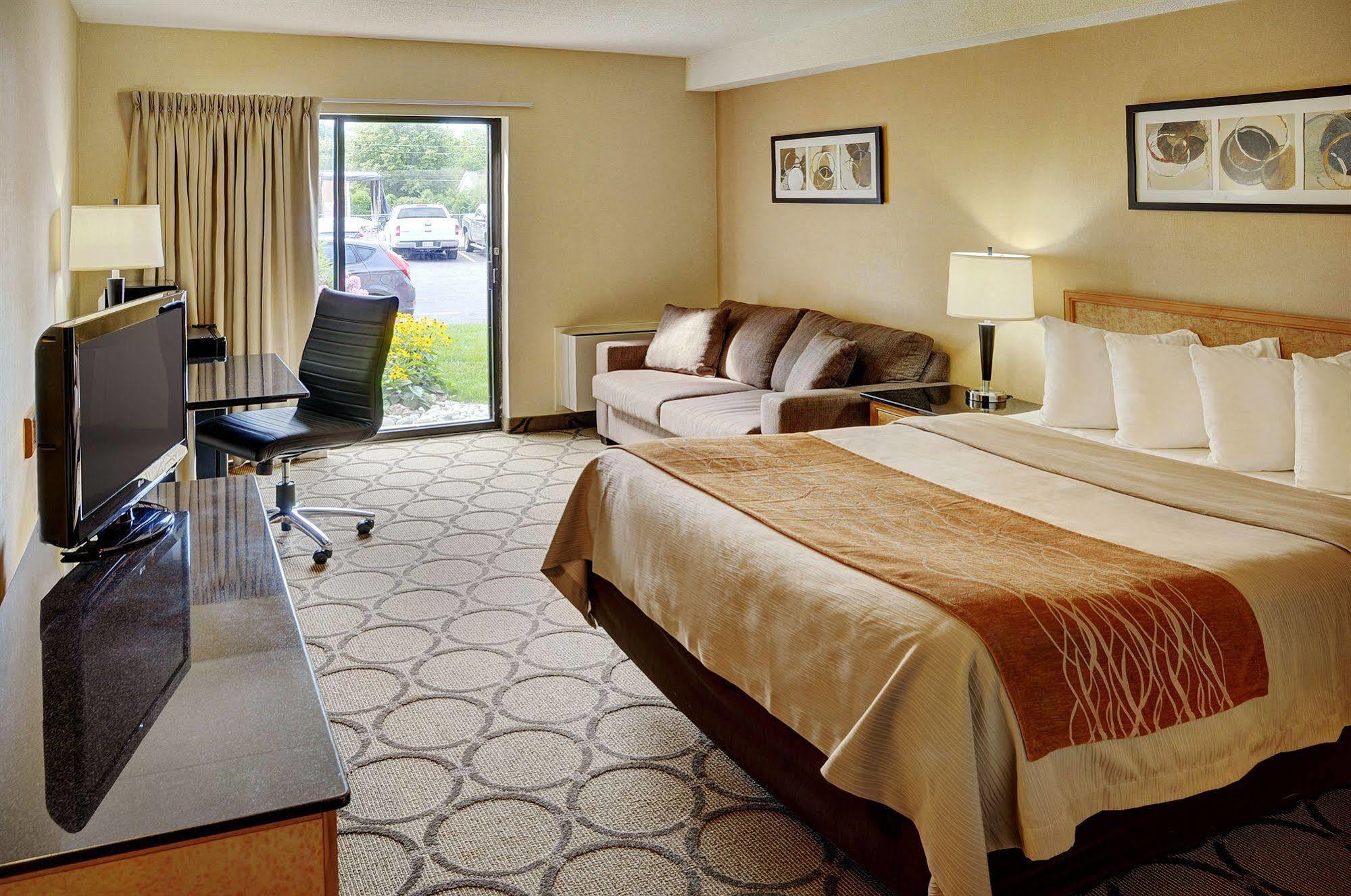 Comfort Inn Гатіно Екстер'єр фото